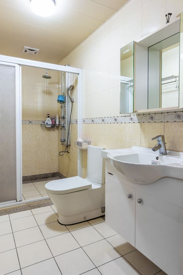 小搗蛋親子民宿 l 卡通服裝、親子遊戲區-四人房-附加大雙人床-動物園-7