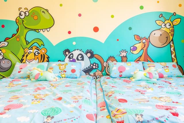 小搗蛋親子民宿 l 卡通服裝、親子遊戲區-四人房-附加大雙人床-動物園-1