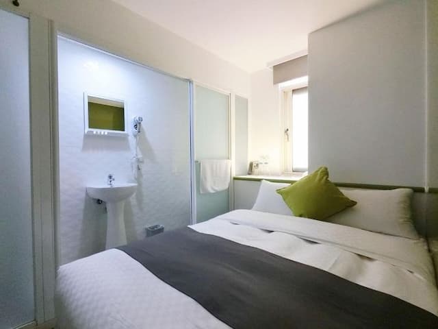 T.O. Hotel-Backpacker suite double room-2