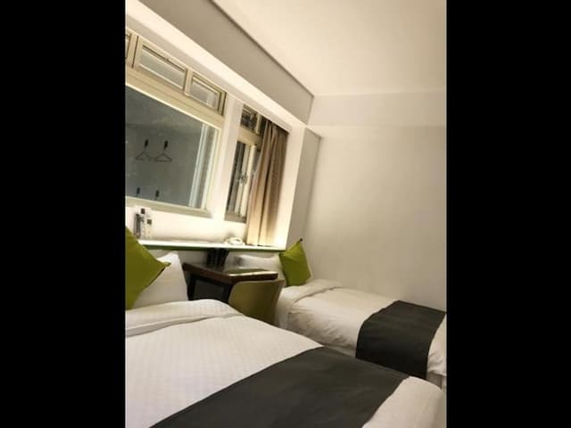 T.O. Hotel-Backpacker suite quadruple room-5