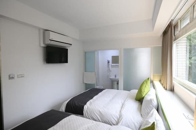 T.O. Hotel-Backpacker suite quadruple room-4