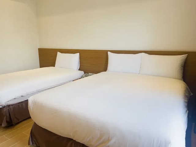 Mille Rich Hotel-Deluxe Triple Room-2