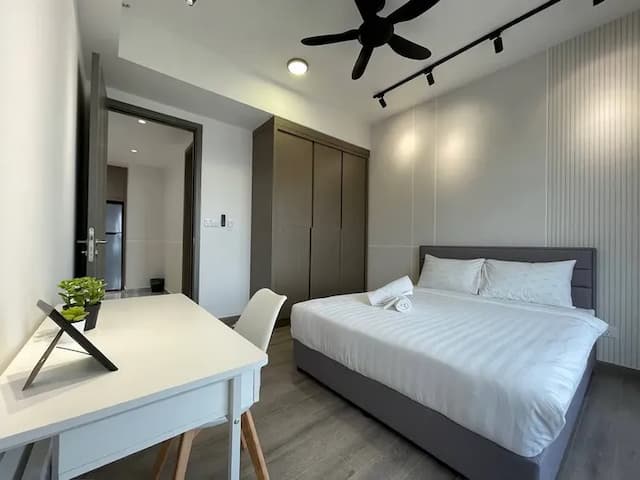 Agile Residence TRX by Isabella-Executive Queen Room-9