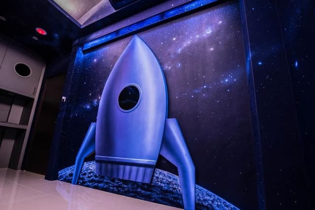Hi Kids B&B-Mountain View Triple Room with Bathtub-Space Shuttle-6