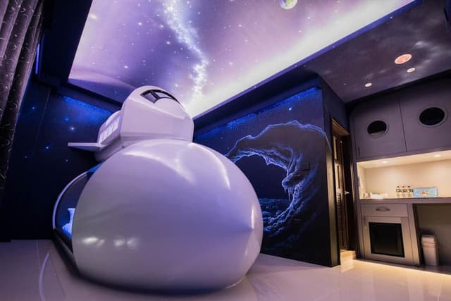 Hi Kids B&B-Mountain View Triple Room with Bathtub-Space Shuttle-5
