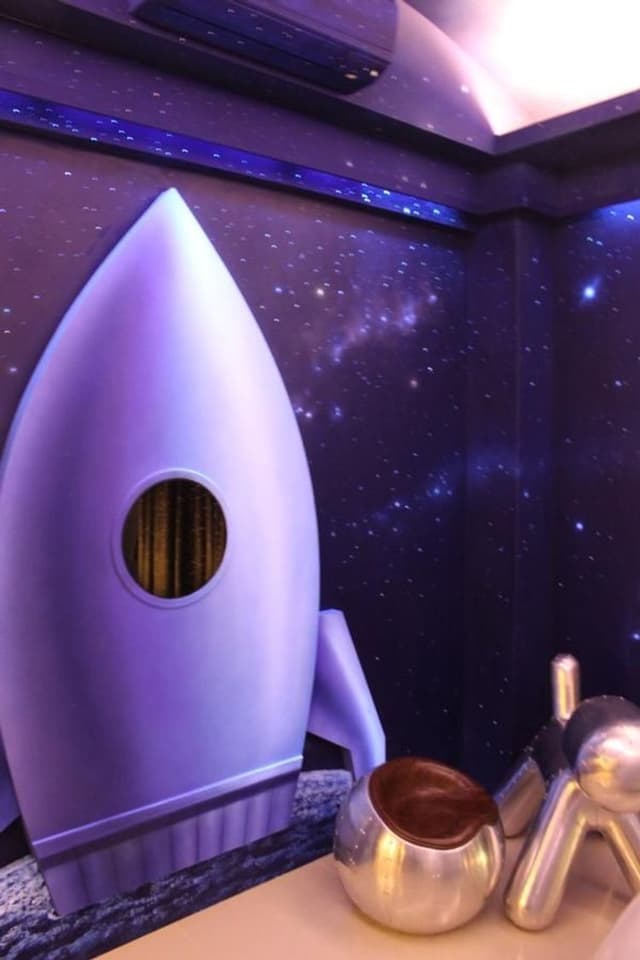 Hi Kids B&B-Mountain View Triple Room with Bathtub-Space Shuttle-3