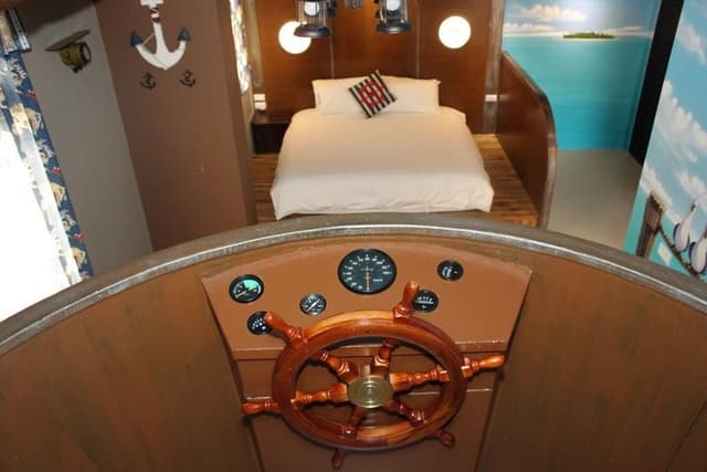 Hi Kids B&B-Mountain View Family Room with Balcony-Pirate-7