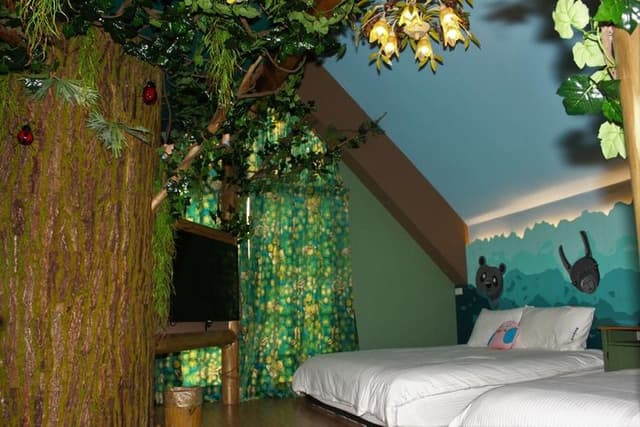 Hi Kids B&B-Mountain View Large Family Room with Balcony-Tree House-6