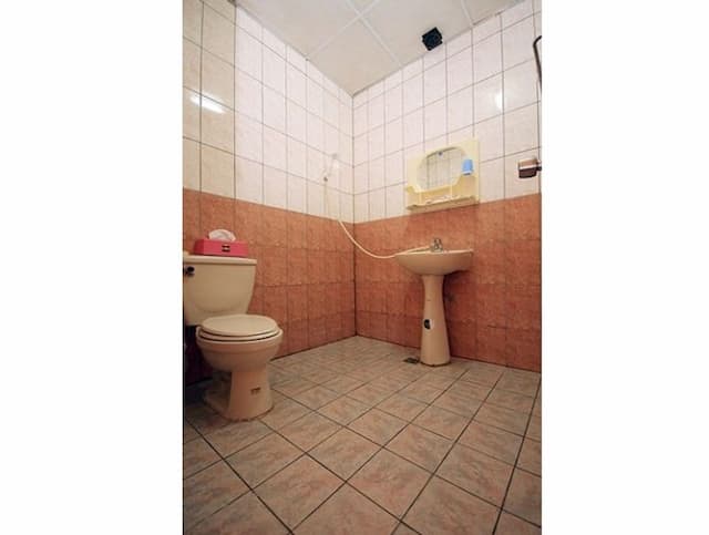 日月潭金湶平價民宿｜近伊達邵碼頭-六人通舖套房-6