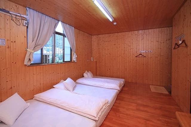 日月潭金湶平價民宿｜近伊達邵碼頭-六人通舖套房-4