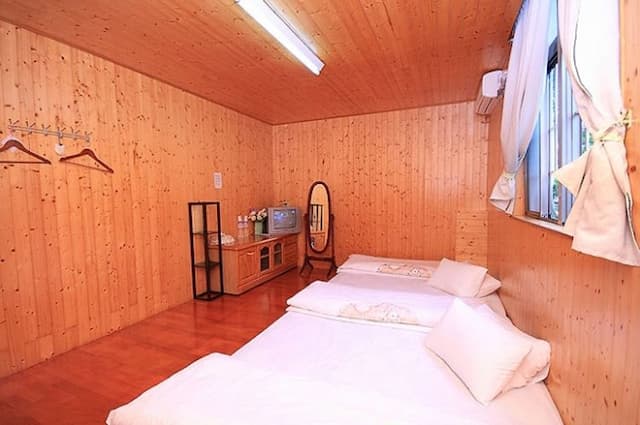 日月潭金湶平價民宿｜近伊達邵碼頭-六人通舖套房-3