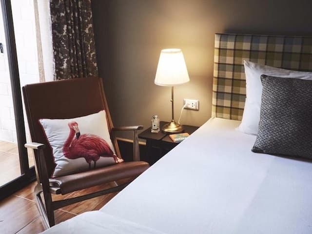 Josh Hotel-Deluxe Room（Room with Breakfast）-3