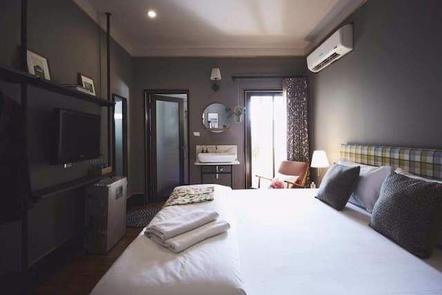 Josh Hotel-Deluxe Room（Room with Breakfast）-2