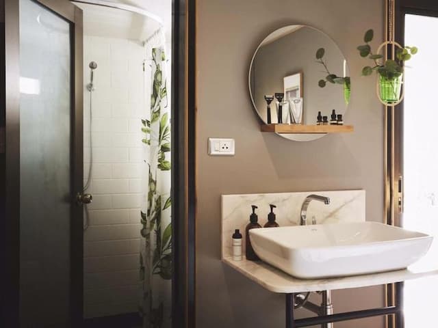 Josh Hotel-Deluxe Room（Room with Breakfast）-5