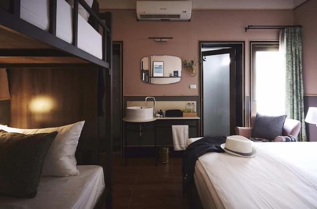 Josh Hotel-Family Room（Room with Breakfast）-5