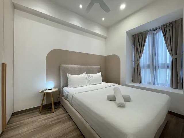 Agile Residence TRX by Isabella-Simple Queen Room-2