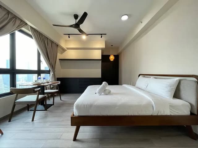 Agile Residence TRX by Isabella-Business Suite-1