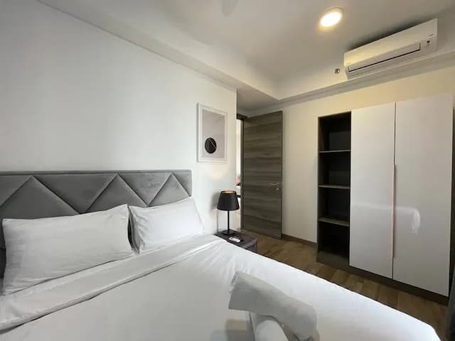 Agile Residence TRX by Isabella-Deluxe Double Room-11