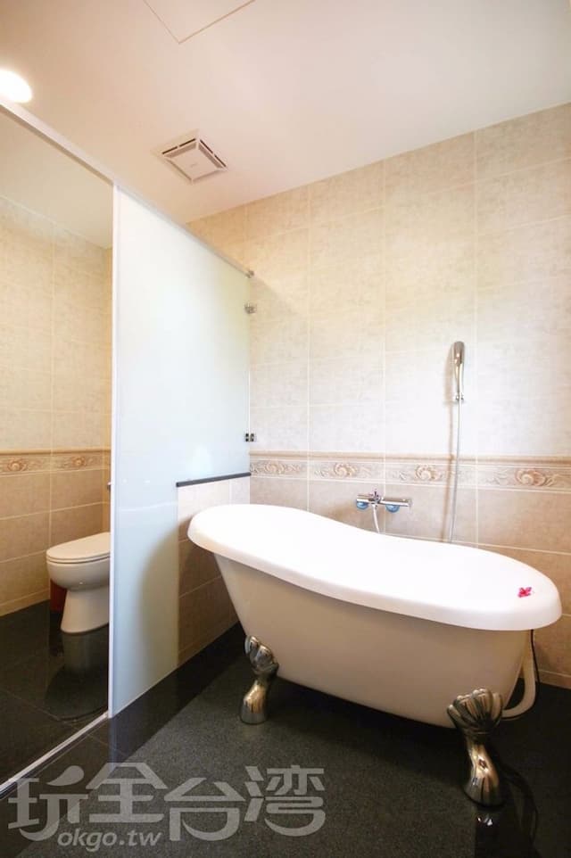 可倫巴民宿-愛麗絲仙境-6