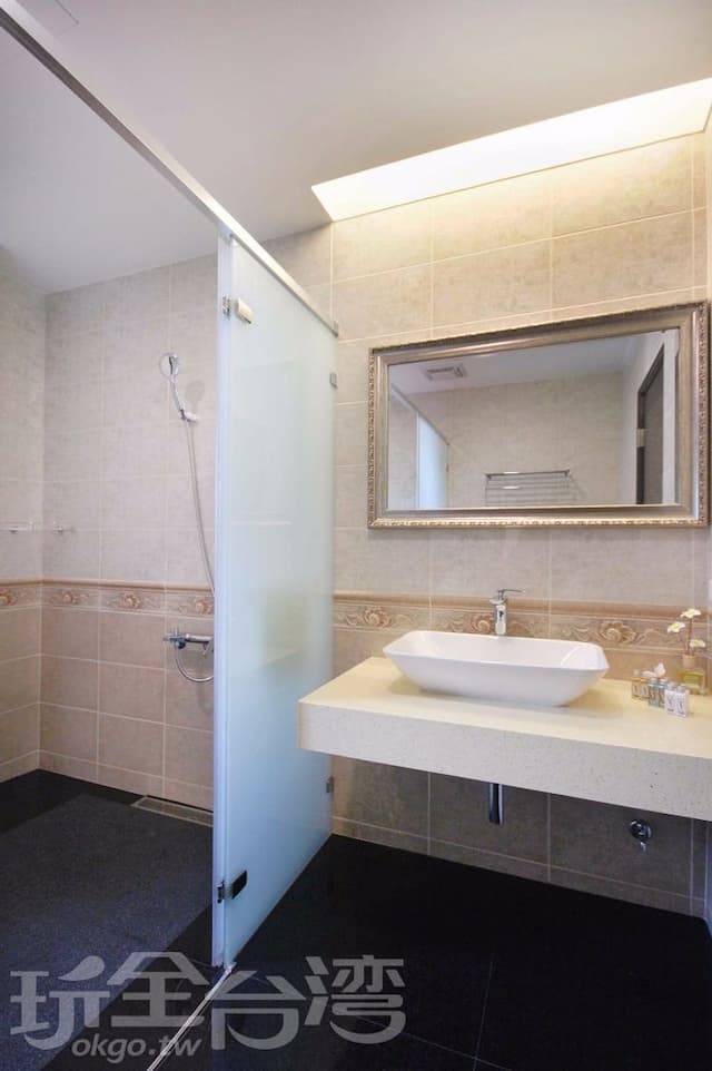 可倫巴民宿-愛麗絲仙境-5