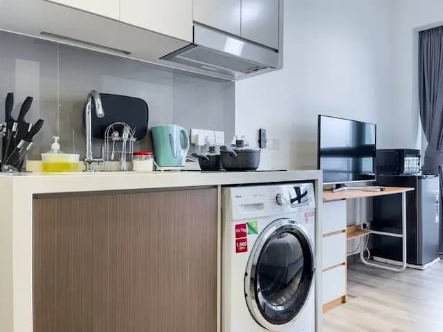 Agile Residence TRX by Isabella-King Room-2