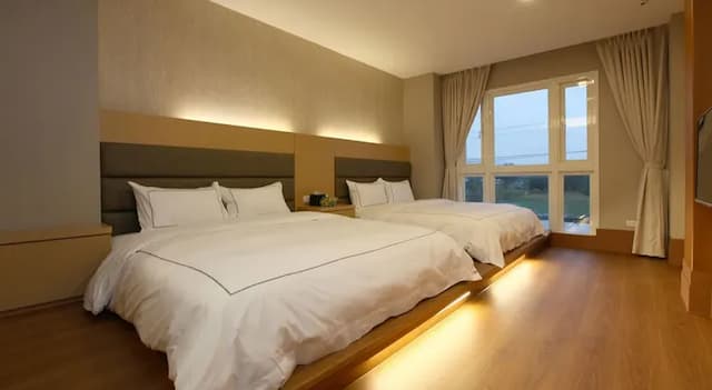 山水聽風-豪華家庭房-1