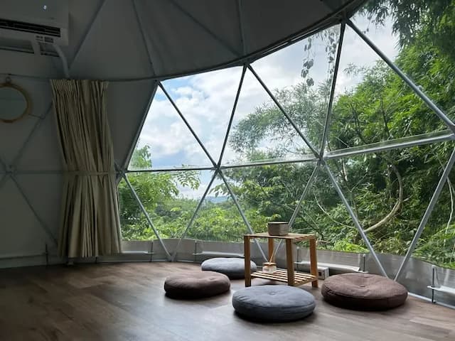 森山谷｜獨家85折起！低密度懶人露營、一泊三食-【懶人露營】星空帳篷｜四人房｜森林景-1