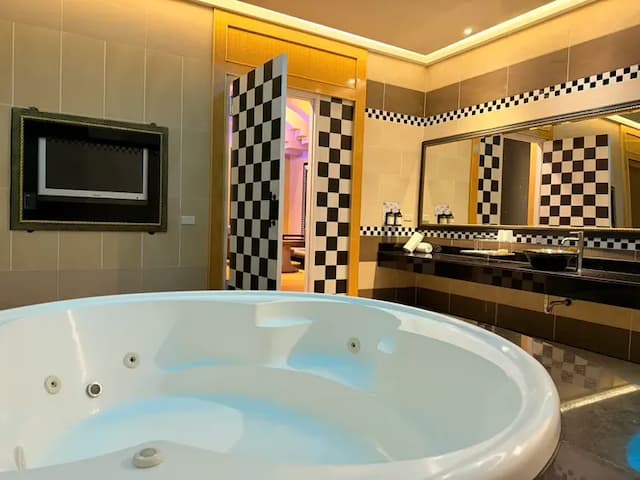 薇風精品汽車旅館 l 免費早餐-豪華雙人房 - 附設KTV-7