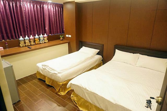 펑 클랜 베어 홈  (Feng clan bear home)-F9D1N(New and exquisite family 11~13 people room) (4 rooms, 4 bathrooms, 2 living room) Taichung Fengjia Night Market Accommodation-2