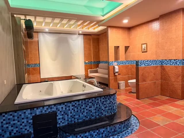 薇風精品汽車旅館 l 免費早餐-高級雙人房 - 附設KTV-7