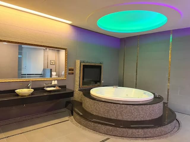 薇風精品汽車旅館 l 免費早餐-高級雙人房 - 附設KTV-4