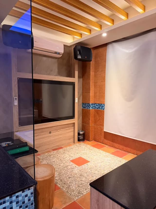 薇風精品汽車旅館 l 免費早餐-高級雙人房 - 附設KTV-8