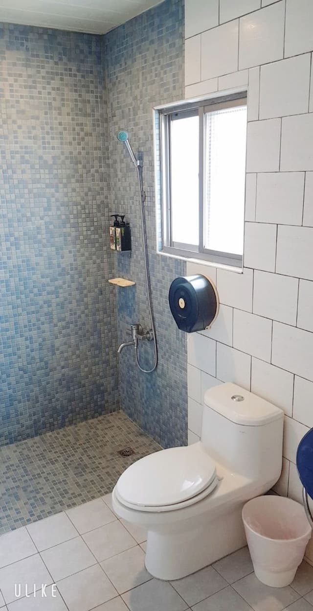 墾丁津津音樂客棧 | 室內公共空間自行車停放-303陽台4人房-4