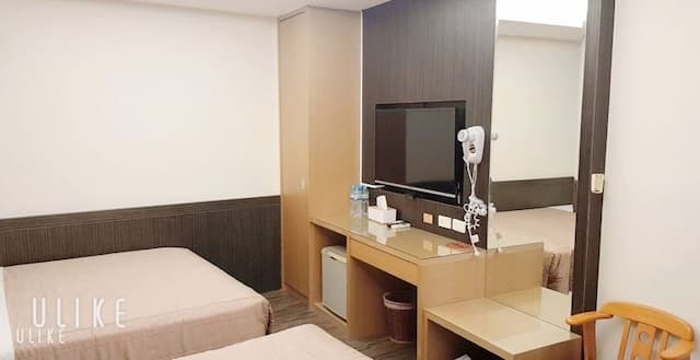 墾丁津津音樂客棧 | 室內公共空間自行車停放-305標準4人房-3