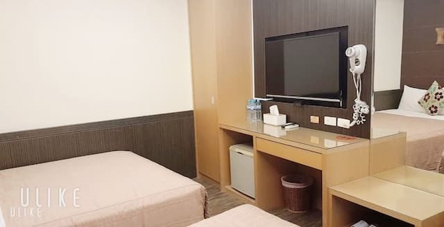 墾丁津津音樂客棧 | 室內公共空間自行車停放-305標準4人房-13