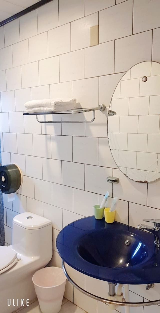 墾丁津津音樂客棧 | 室內公共空間自行車停放-306標準2人房-7