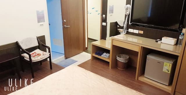 墾丁津津音樂客棧 | 室內公共空間自行車停放-306標準2人房-11