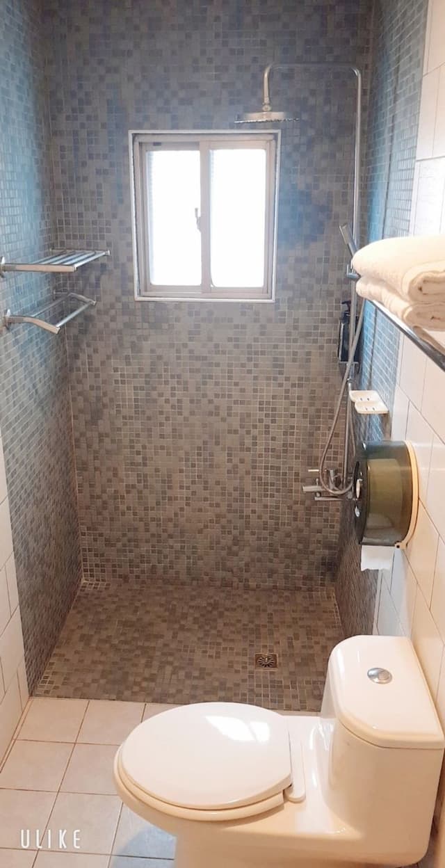 墾丁津津音樂客棧 | 室內公共空間自行車停放-306標準2人房-9