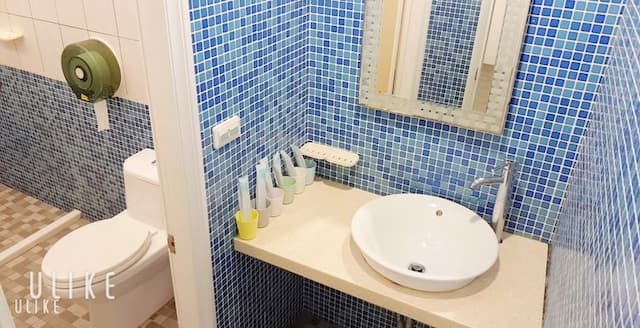 墾丁津津音樂客棧 | 室內公共空間自行車停放-307家庭6人房-5