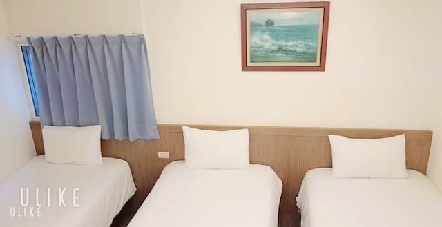 墾丁津津音樂客棧 | 室內公共空間自行車停放-307家庭6人房-1