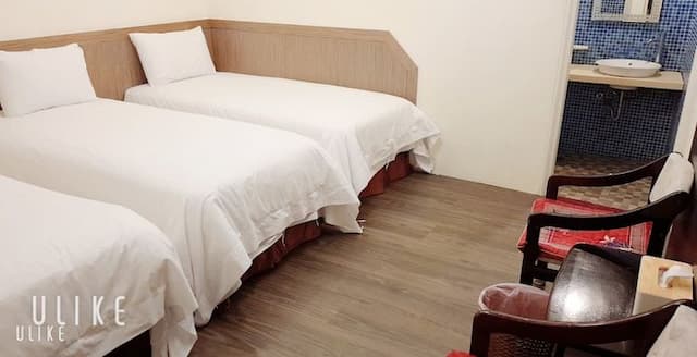 墾丁津津音樂客棧 | 室內公共空間自行車停放-307家庭6人房-11