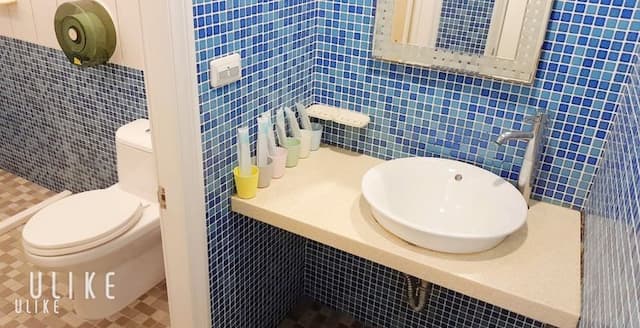 墾丁津津音樂客棧 | 室內公共空間自行車停放-307家庭6人房-6