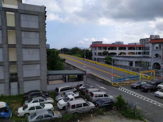 玖拾捌民宿｜可選購18-20人花蓮包棟｜近花蓮火車站-3A 雙床房附私人衛浴-9