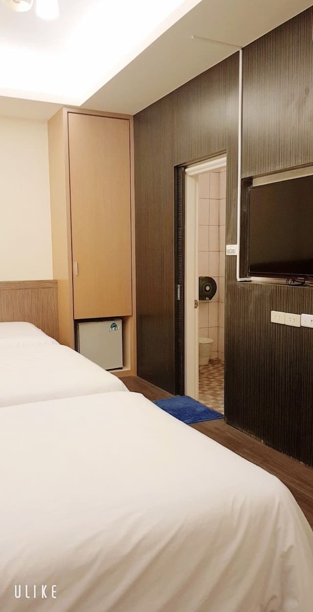 墾丁津津音樂客棧 | 室內公共空間自行車停放-310家庭8人房-7