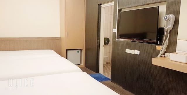 墾丁津津音樂客棧 | 室內公共空間自行車停放-310家庭8人房-9