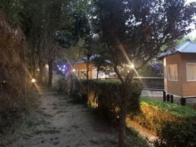 倚月觀荷民宿（可包棟）｜烤肉區、停車場-賞荷小屋-1-5