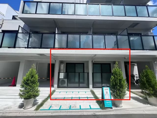 位於公寓1樓的兩間經濟雙人房