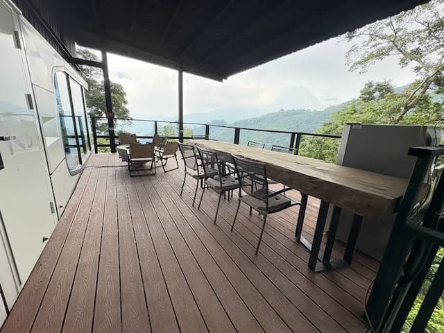 虹夕尖石免搭帳露營區｜獨家8折起！寵物友善、高海拔、鄰近青蛙石天空步道-"虹夕伴山" 太空艙 A1-8