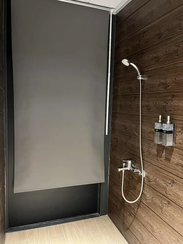 虹夕尖石免搭帳露營區｜獨家8折起！寵物友善、高海拔、鄰近青蛙石天空步道-"虹夕伴山" 組合屋 H1-4