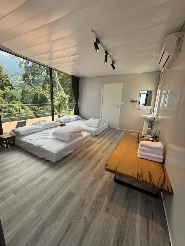 虹夕尖石免搭帳露營區｜獨家8折起！寵物友善、高海拔、鄰近青蛙石天空步道-"虹夕伴山" 組合屋 H1-1